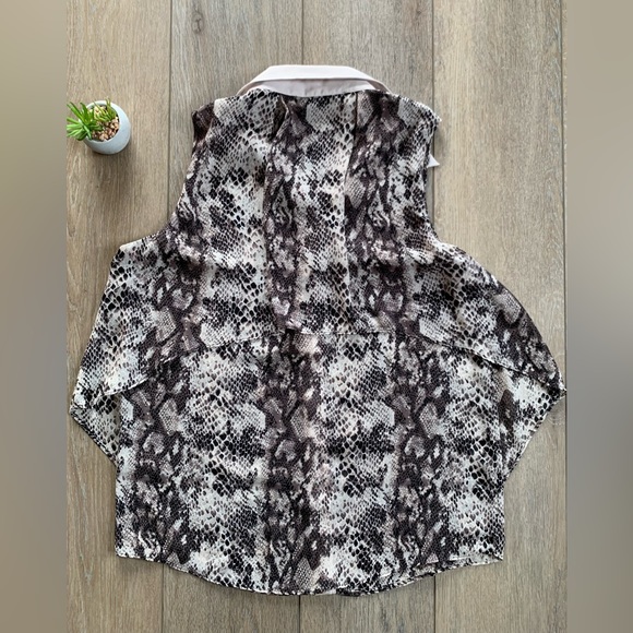 Katherine Barclay sleeveless blouse - Picture 8 of 11